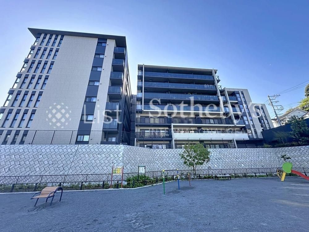 3LDK Apartment for Sale in Naka Ward, Yokohama - Thumbnail 2
