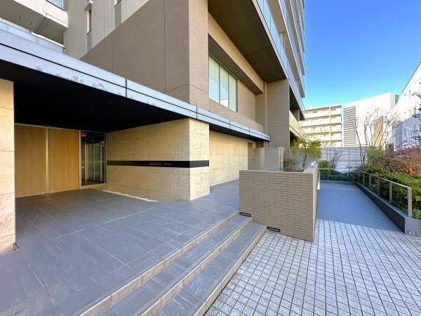3LDK Apartment for Sale in Ebina, Kanagawa - 71m² - Thumbnail 2