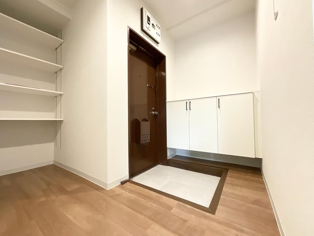 Renovated 3LDK Apartment for Sale in Minami-ku, Sapporo - Thumbnail 2