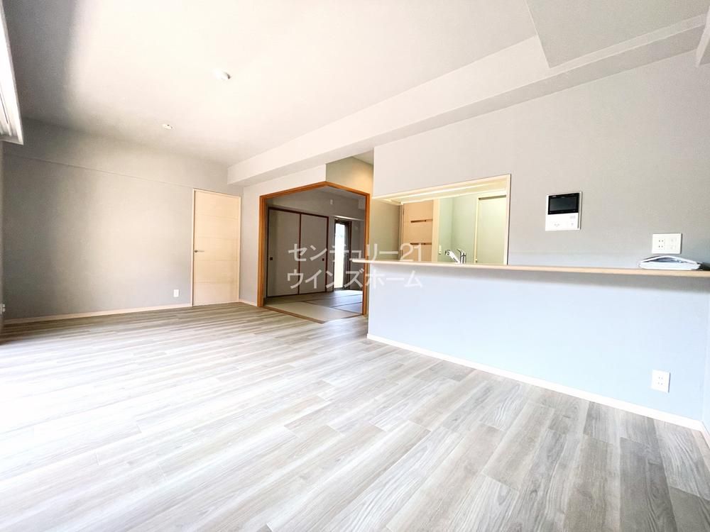 3LDK Apartment for Sale in Warabi, Saitama - 73.38m2 - Thumbnail 3