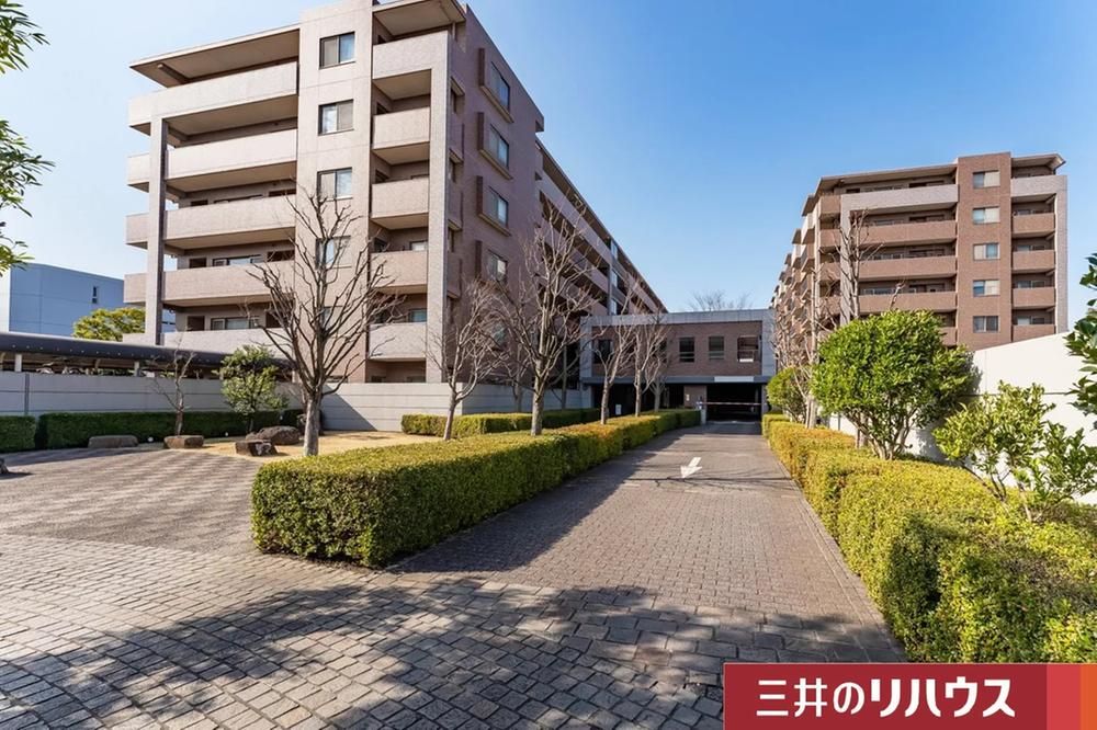 4LDK Apartment for Sale in Kawasaki, Kanagawa - 117m2 - Thumbnail 2