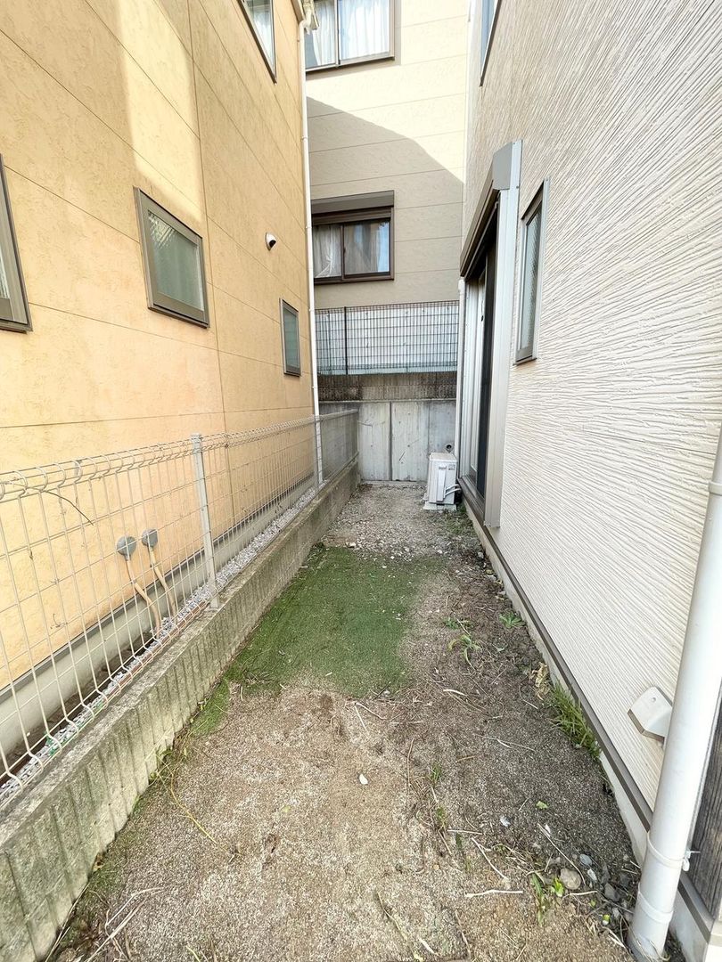 Renovated 4LDK House with Roof Terrace in Yokosuka - Thumbnail 3