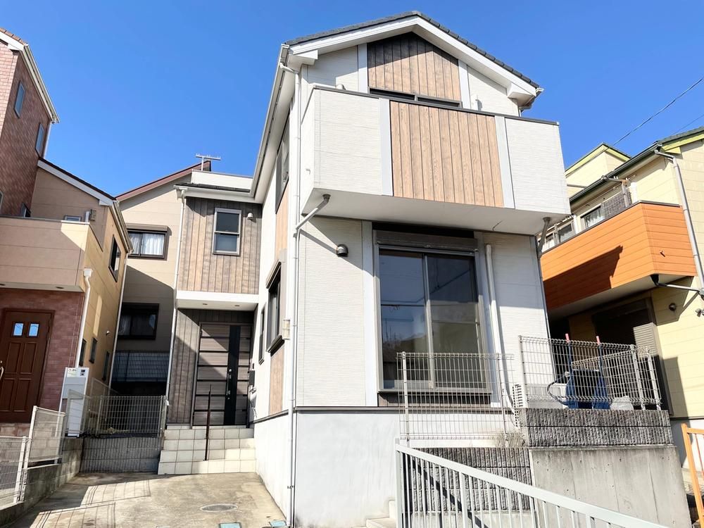 Renovated 4LDK House with Roof Terrace in Yokosuka - Thumbnail 2