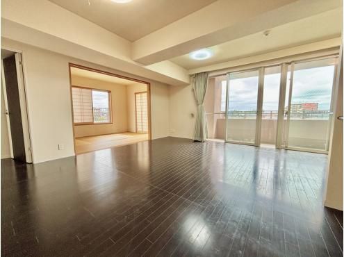 4LDK Condo in Funabashi, Chiba with Roof Balcony - Thumbnail 3