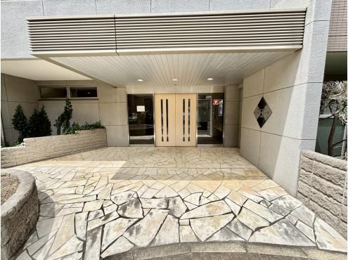 4LDK Condo in Funabashi, Chiba with Roof Balcony - Thumbnail 2