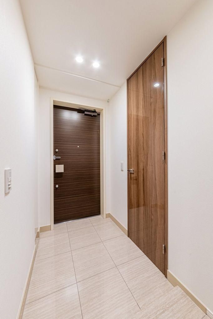 2LDK Apartment for Sale in Shinjuku, Tokyo - 75.38m2 - Thumbnail 3