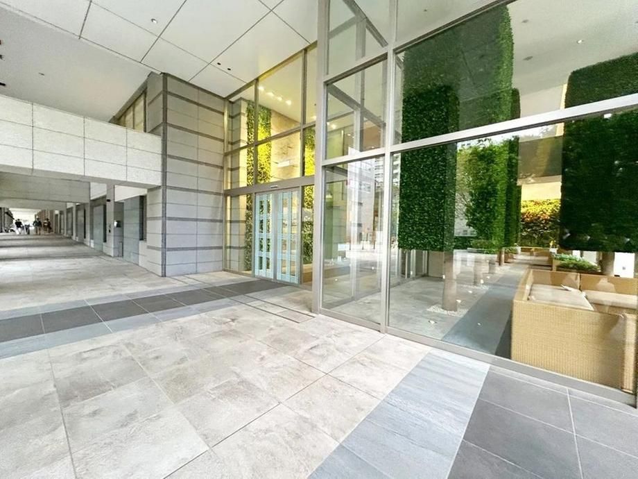 2LDK Apartment for Sale in Shinjuku, Tokyo - 75.38m2 - Thumbnail 2
