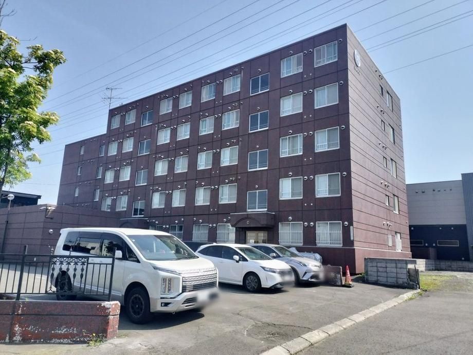 3LDK Apartment for Sale in Sapporo Higashi-ku, Hokkaido - Thumbnail 2