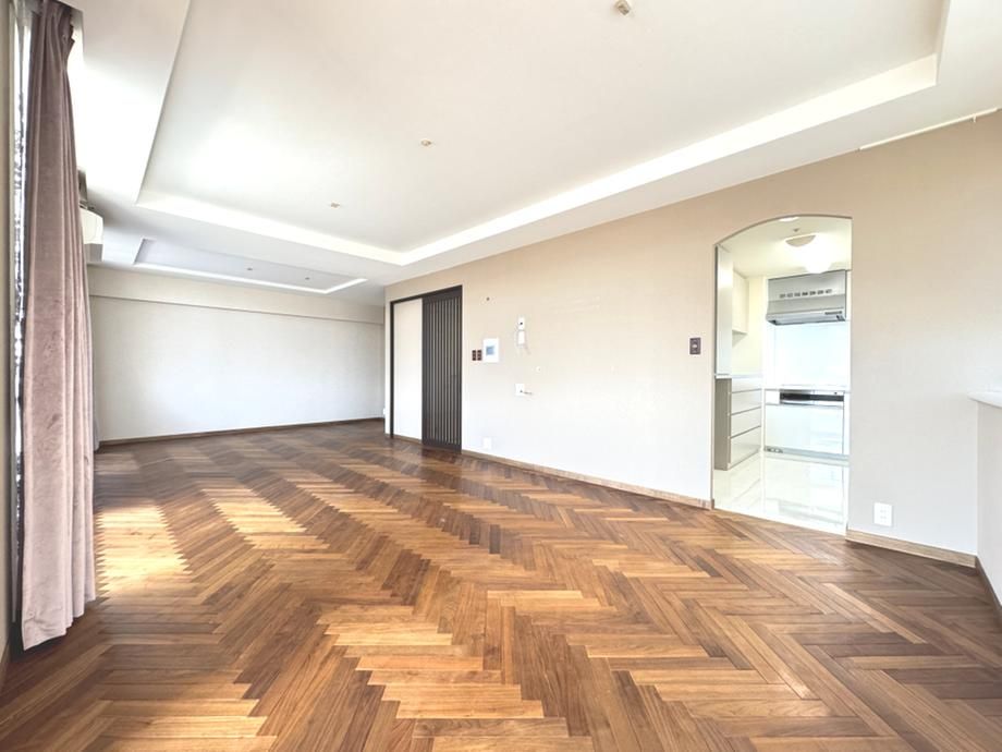 2LDK Apartment for Sale in Takamatsu, Kagawa - 83.52 sqm - Thumbnail 4