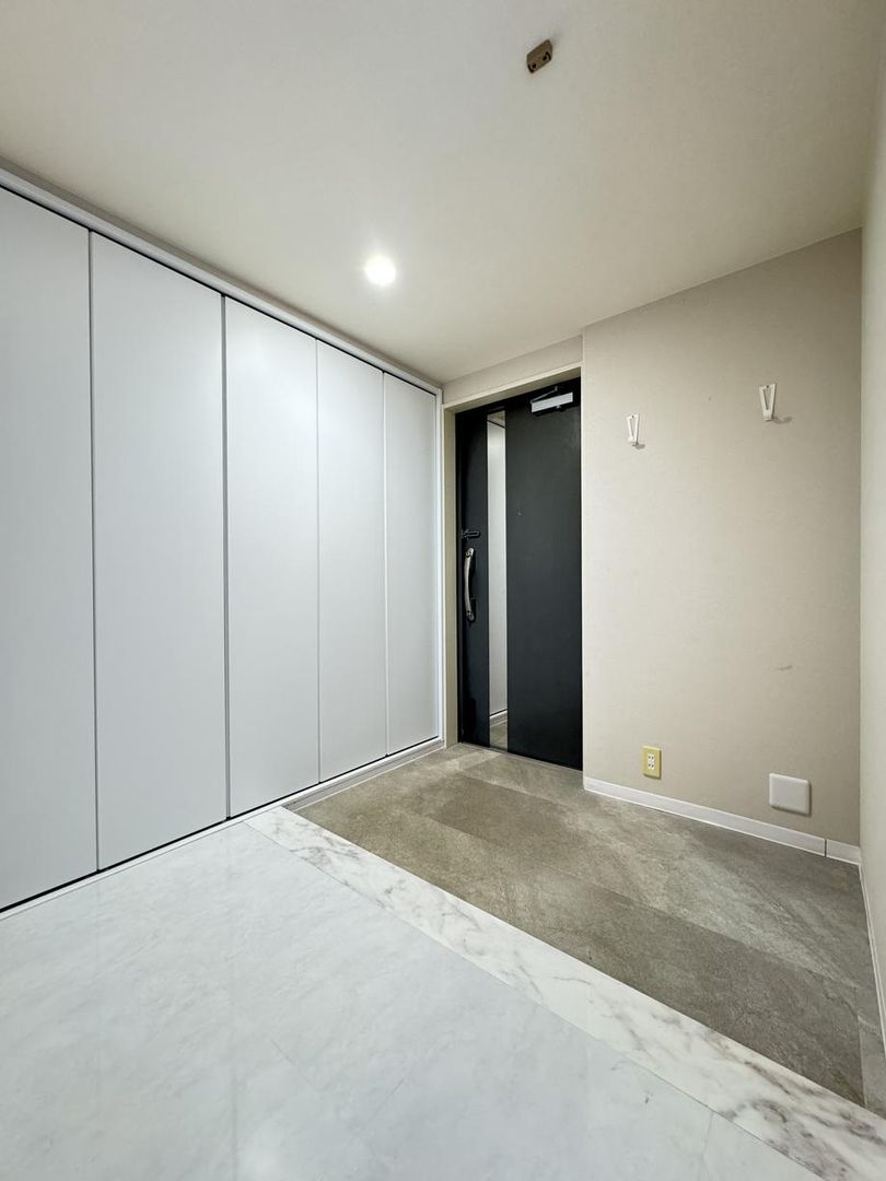 2LDK Apartment for Sale in Takamatsu, Kagawa - 83.52 sqm - Thumbnail 3