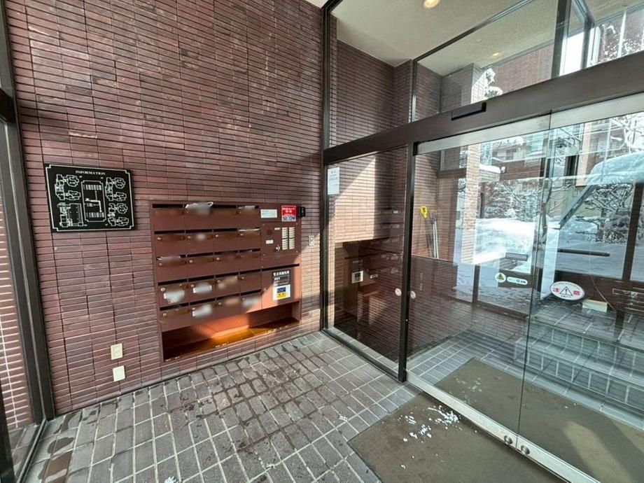Renovated 3LDK Apartment in Chuo-ku, Sapporo - Thumbnail 2