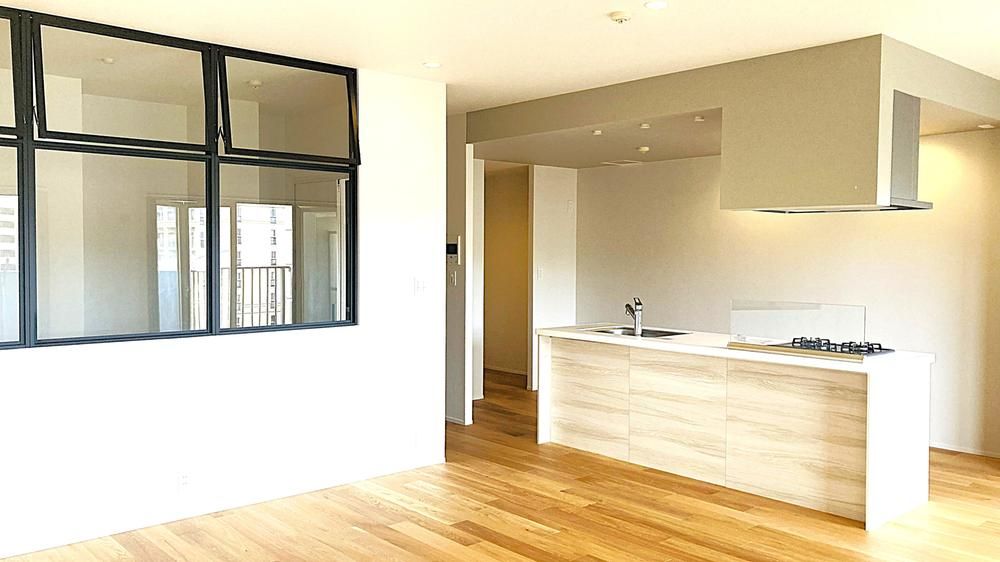 Spacious 1LDK+2S Apartment for Sale in Kanazawa-ku, Yokohama - Thumbnail 4