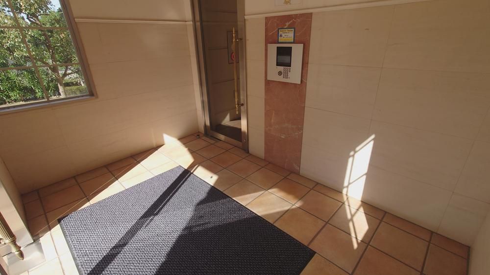 Spacious 1LDK+2S Apartment for Sale in Kanazawa-ku, Yokohama - Thumbnail 2