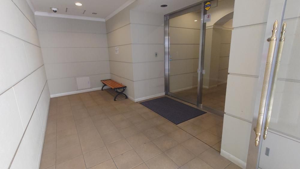 Spacious 1LDK+2S Apartment for Sale in Kanazawa-ku, Yokohama - Thumbnail 3