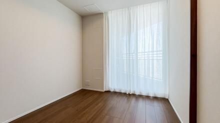 Renovated 3LDK Apartment on 35th Floor in Shinjuku, Tokyo - Thumbnail 4