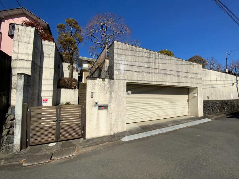 5LDK House with Sauna and Large Garden in Sagamihara, Kanagawa - Thumbnail 2