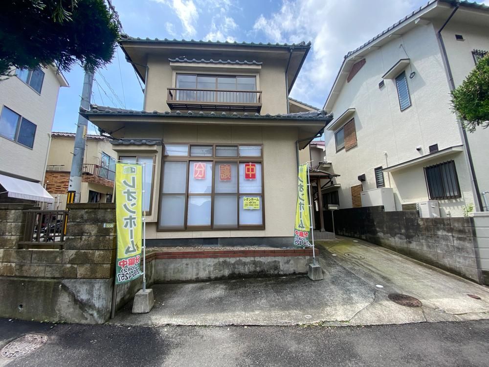 Renovated 4LDK House for Sale in Hiroshima's Tozaka - Thumbnail 2