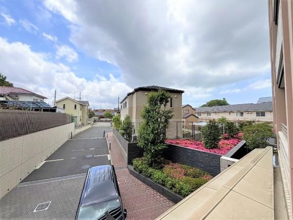 2LDK Apartment for Sale in Funabashi, Chiba - 72.26m2 - Thumbnail 2