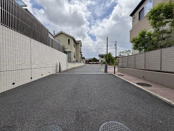 2LDK Apartment for Sale in Funabashi, Chiba - 72.26m2 - Thumbnail 4