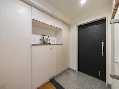 3LDK Apartment in Naka-ku, Yokohama for 145,000,000 Yen - Thumbnail 2