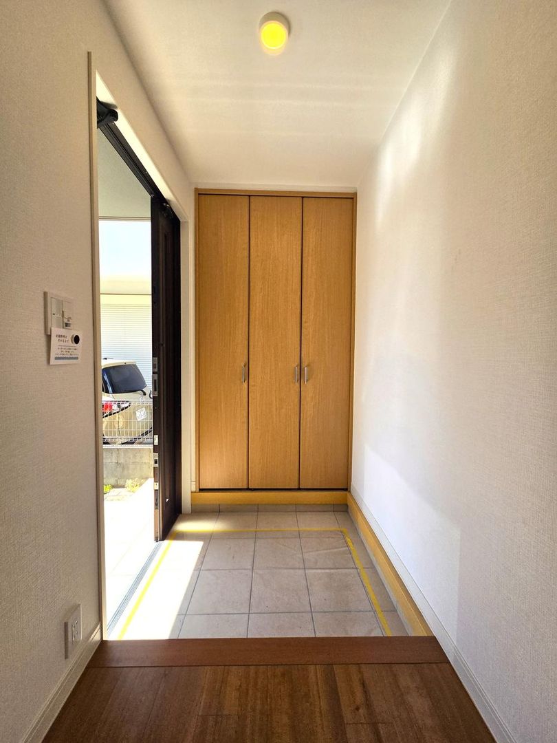 Renovated 3LDK House with Solar Panels in Saitama City - Thumbnail 3
