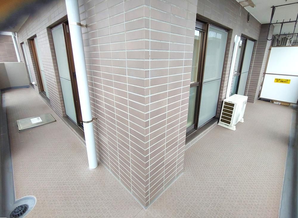 Renovated 2LDK Apartment in Hon-Atsugi, Kanagawa - Thumbnail 3