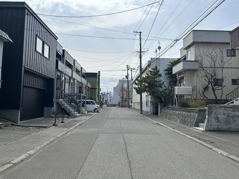 99.23m2 Residential Land in Kita Ward, Sapporo with Dual Train Access - Thumbnail 4