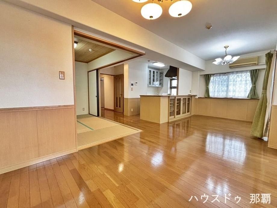 4LDK Apartment for Sale in Naha, Okinawa - 82.66 sqm - Thumbnail 3