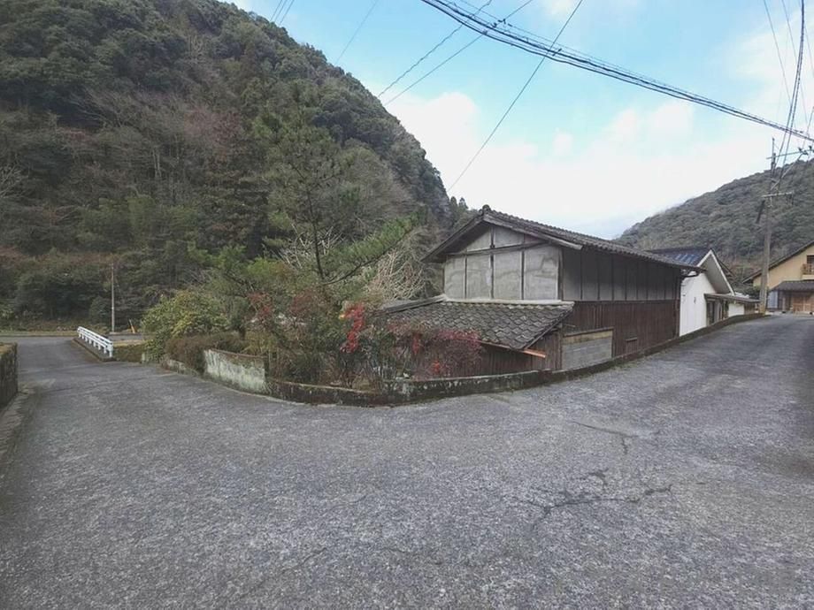 6LDK Akiya House for Sale in Hita City, Oita - 150 sqm - Thumbnail 2