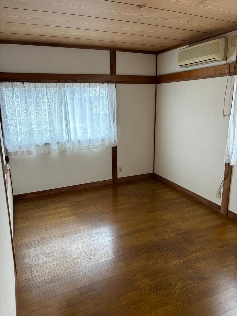Compact 3DK Resale House in Tsukimigaoka, Miyazaki City - Thumbnail 4