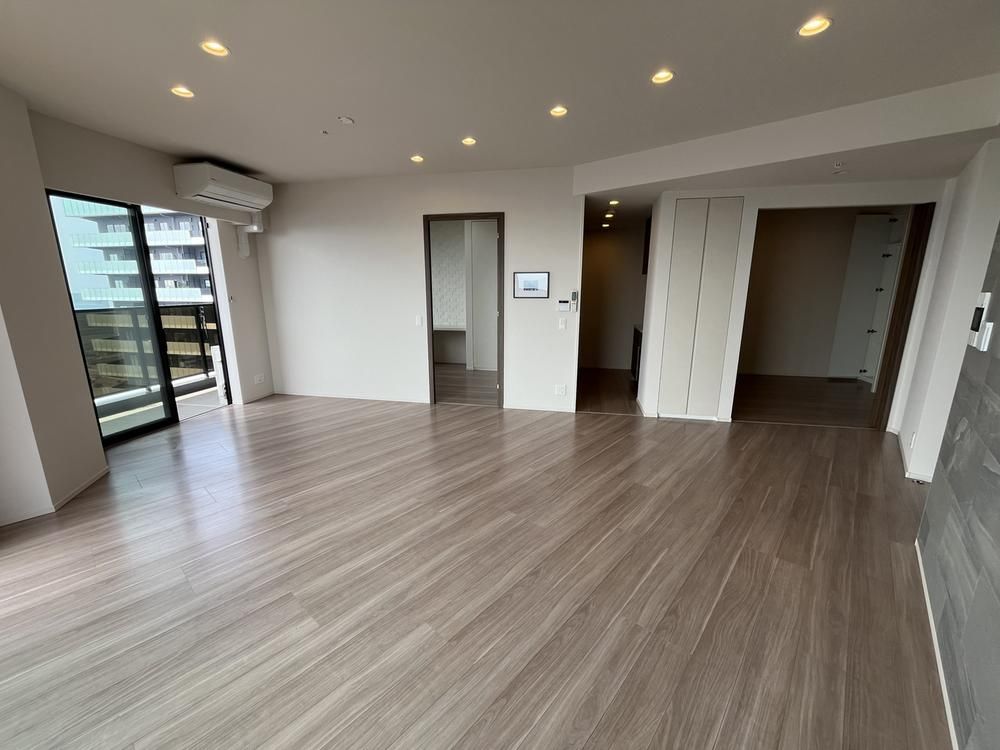 3LDK Apartment for Sale in Chuo-ku, Fukuoka City - Thumbnail 4