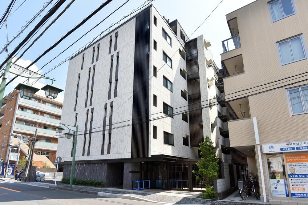Spacious 2LDK Apartment with Garden in Tsunashima, Yokohama - Thumbnail 3