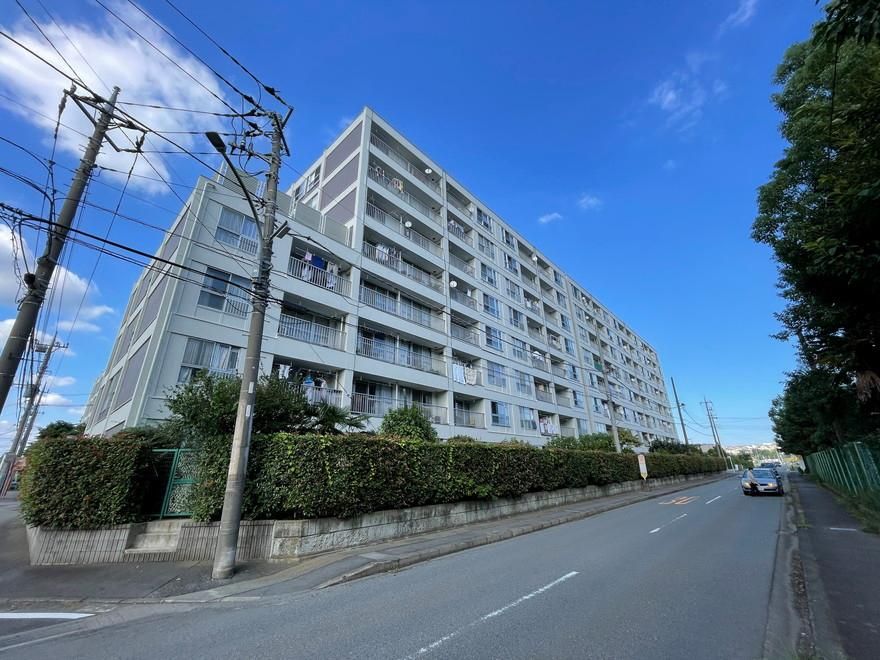 South-Facing 3LDK Apartment in Ebina, Kanagawa - 76.32 sqm - Thumbnail 2