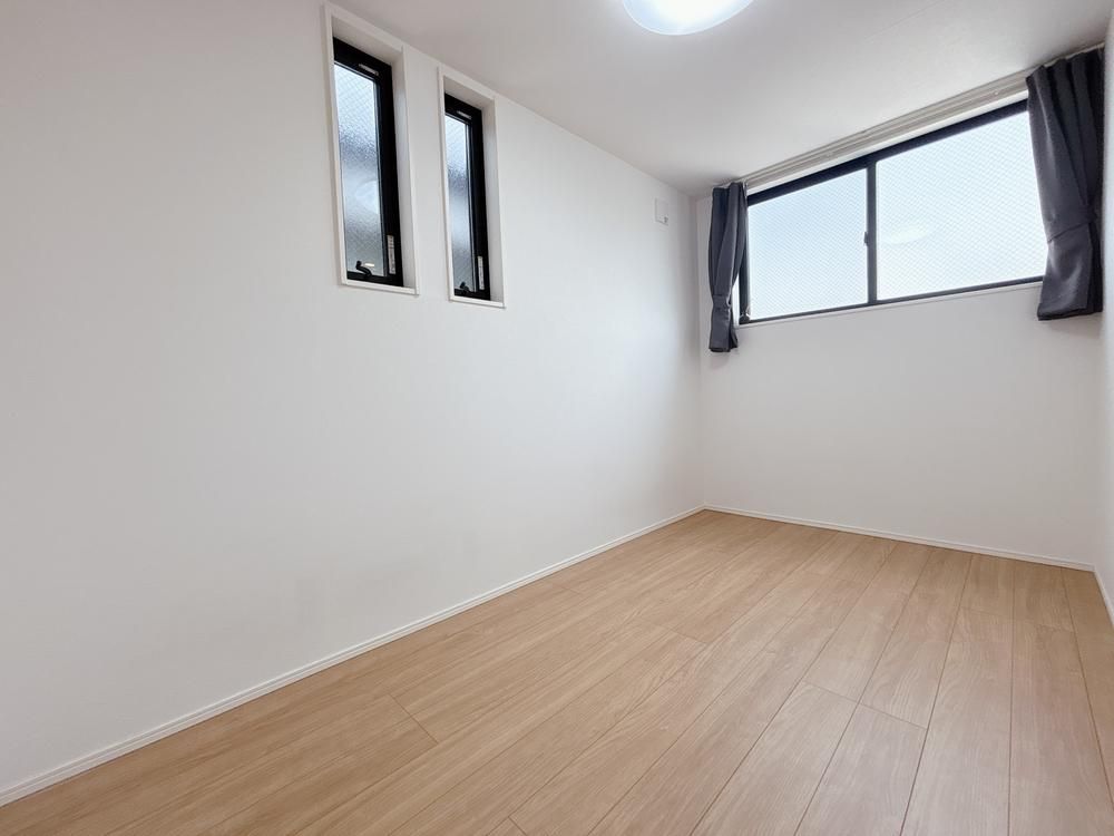 Modern 3-Story House Near Nakajima Station, Nagoya - Thumbnail 4