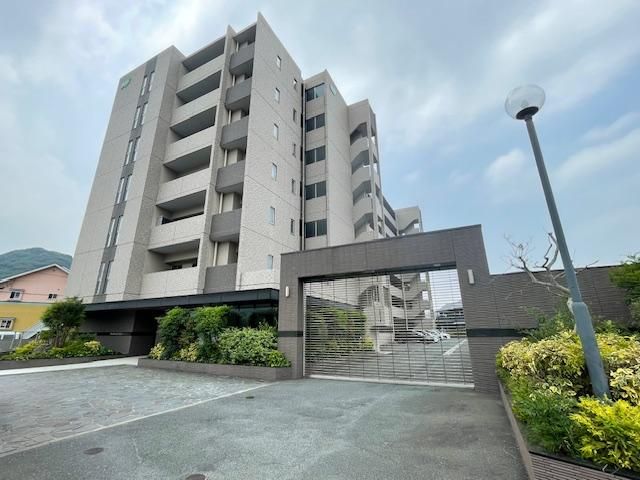 3LDK Apartment for Sale in Kokuraminami-ku, Kitakyushu, 74.55m2 - Thumbnail 2