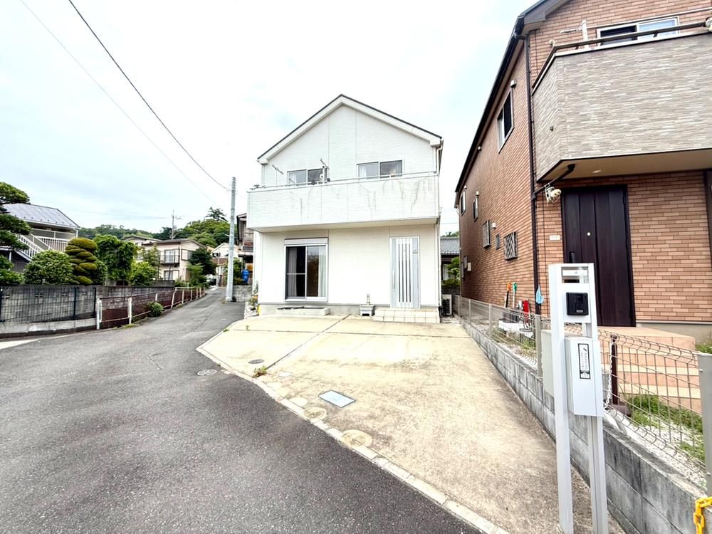 Custom-Built 4LDK House in Musashimurayama, Tokyo - Thumbnail 2