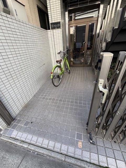 4LDK House for Sale in Sumida-ku, Tokyo - 173sqm - Thumbnail 2