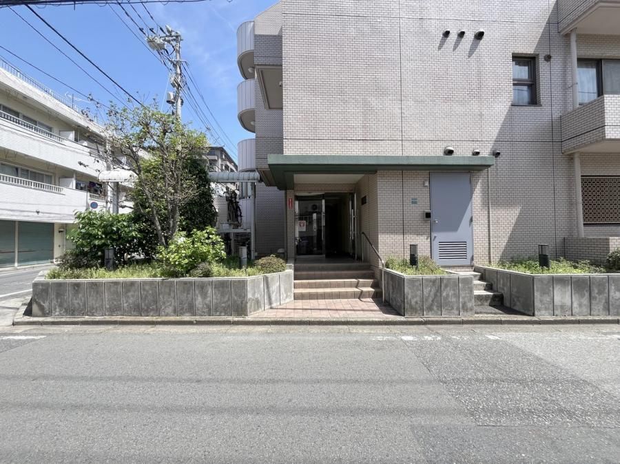 1LDK+S Apartment for Sale in Zoshigaya, Toshima-ku, Tokyo - Thumbnail 2