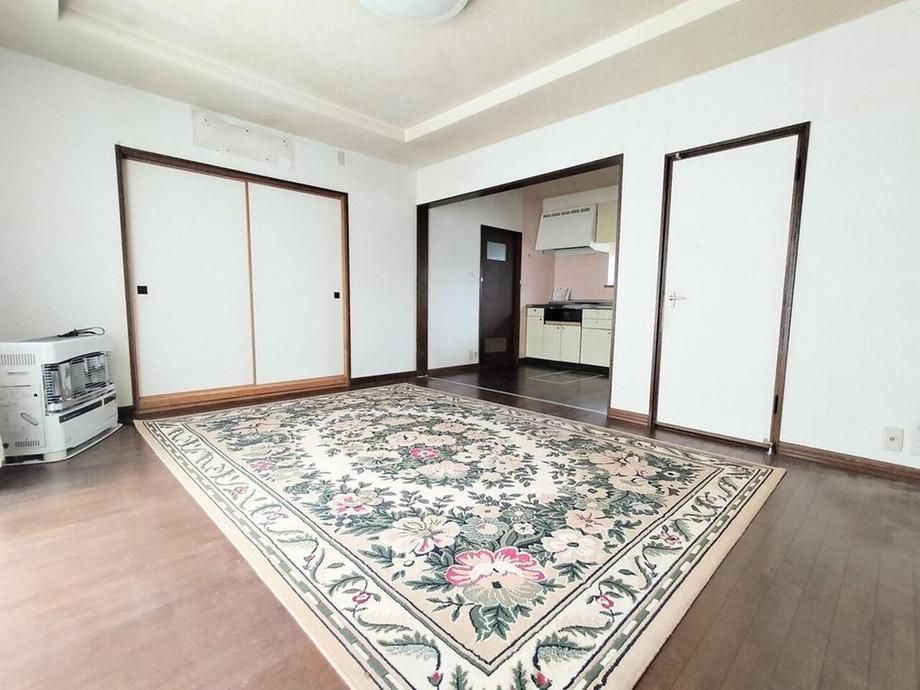 6LDK Resale House in Toyohira-ku, Sapporo - 150m2 Land - Thumbnail 2