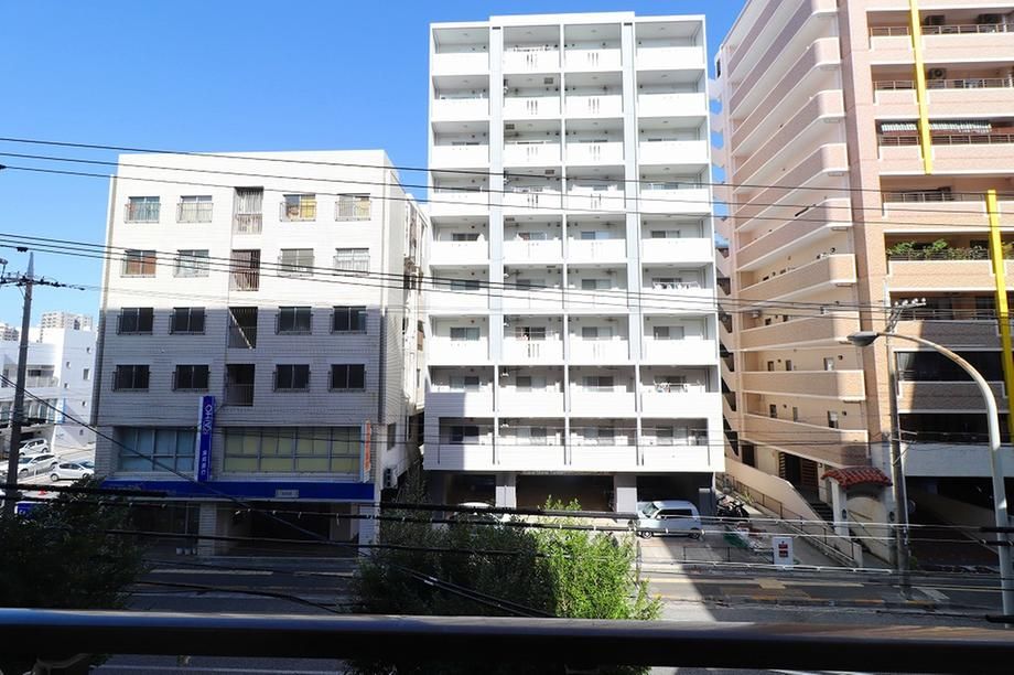 Renovated 2LDK Apartment in Naha, Okinawa - 27.9 Million Yen - Thumbnail 3