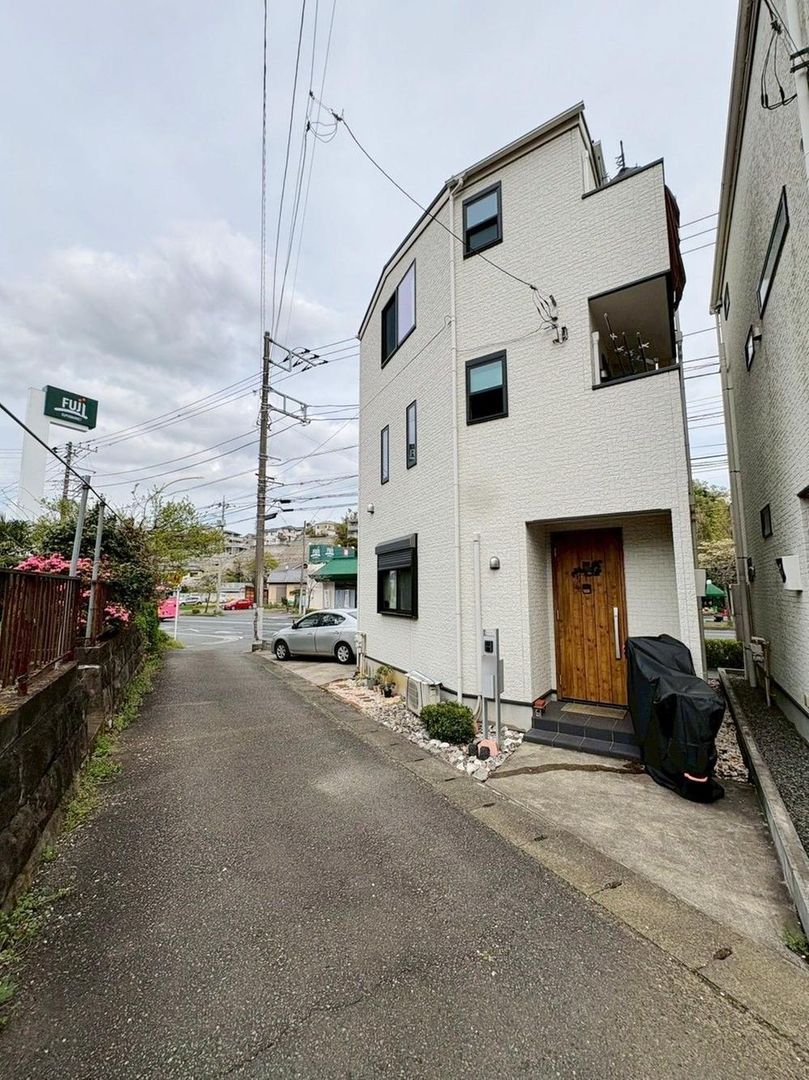 3LDK 75.76m2 House for Sale in Isogo-ku, Yokohama - Thumbnail 3