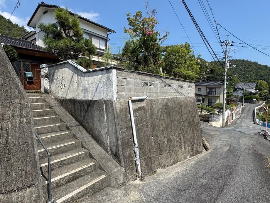 Spacious 5DK Corner Lot House in Iwakuni, Yamaguchi - Thumbnail 2