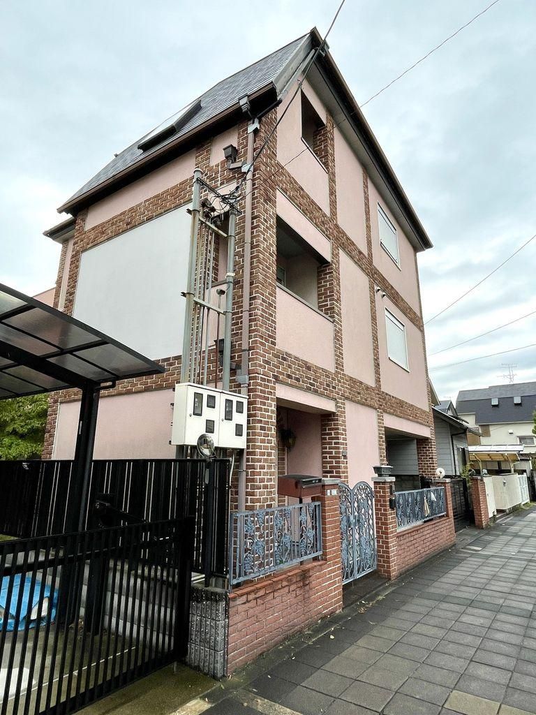 2LDK+S Detached House in Koshien Rokuishi-cho, Nishinomiya, 225sqm - Image 1