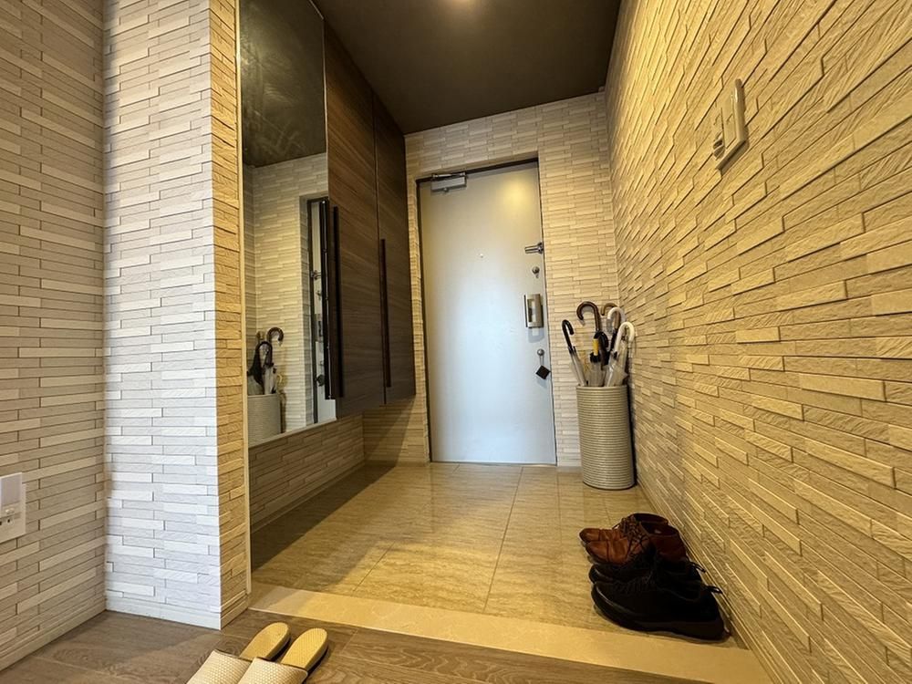Gradis Minami-Ishido Top-Floor 1LDK+S Condo Near Nagano Station - Thumbnail 3