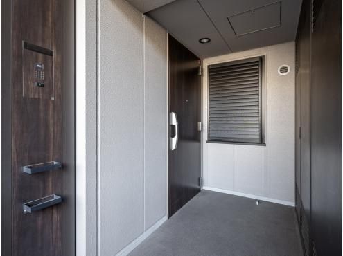 2LDK Plus Storage Apartment in Kohoku-ku, Yokohama for 97.8 Million Yen - Thumbnail 4