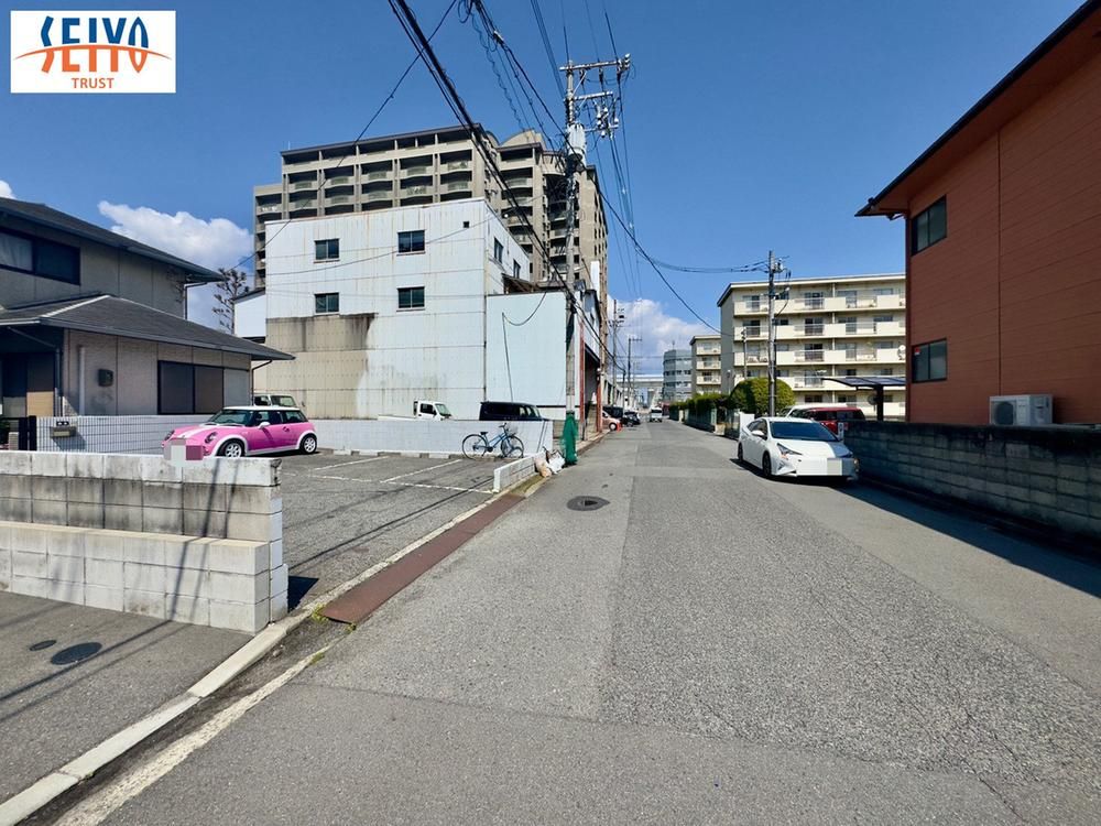 3LDK+2S Detached House for Sale in Hiroshima City, Naka Ward - Thumbnail 2