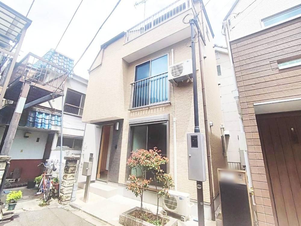 2LDK House for Sale in Adachi, Tokyo - 68m2 - Image 1