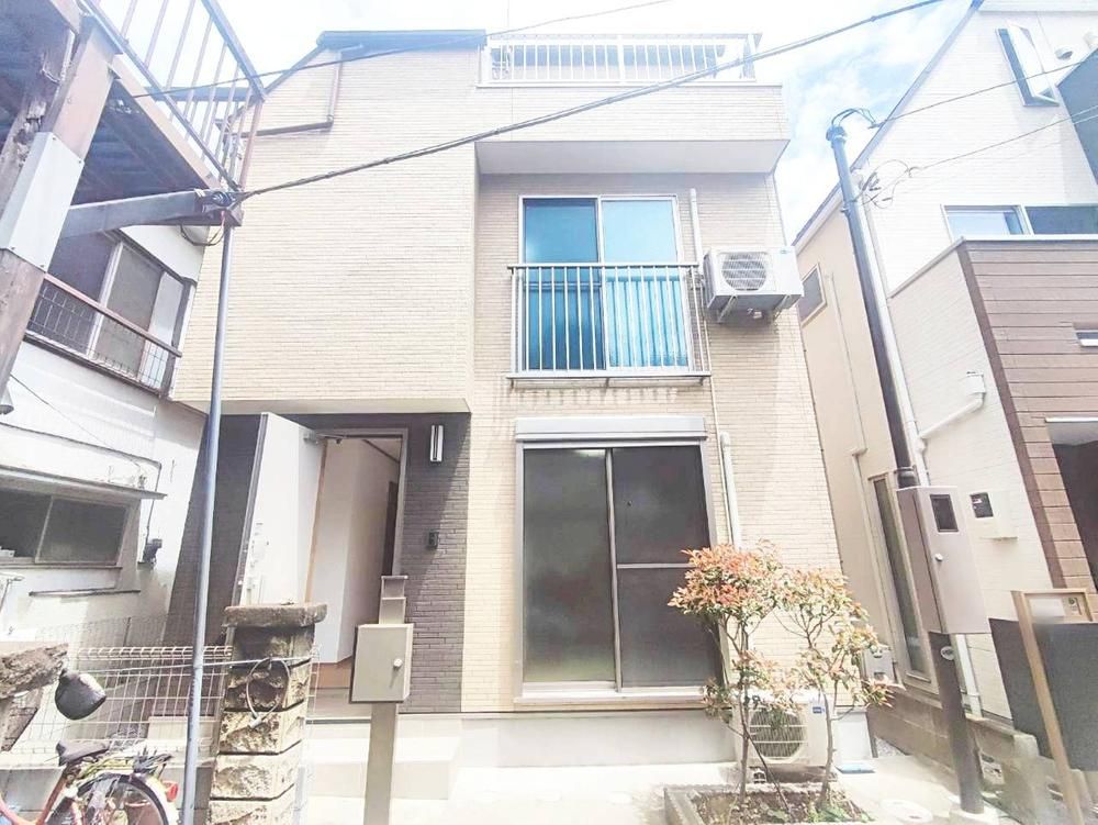 2LDK House for Sale in Adachi, Tokyo - 68m2 - Thumbnail 2
