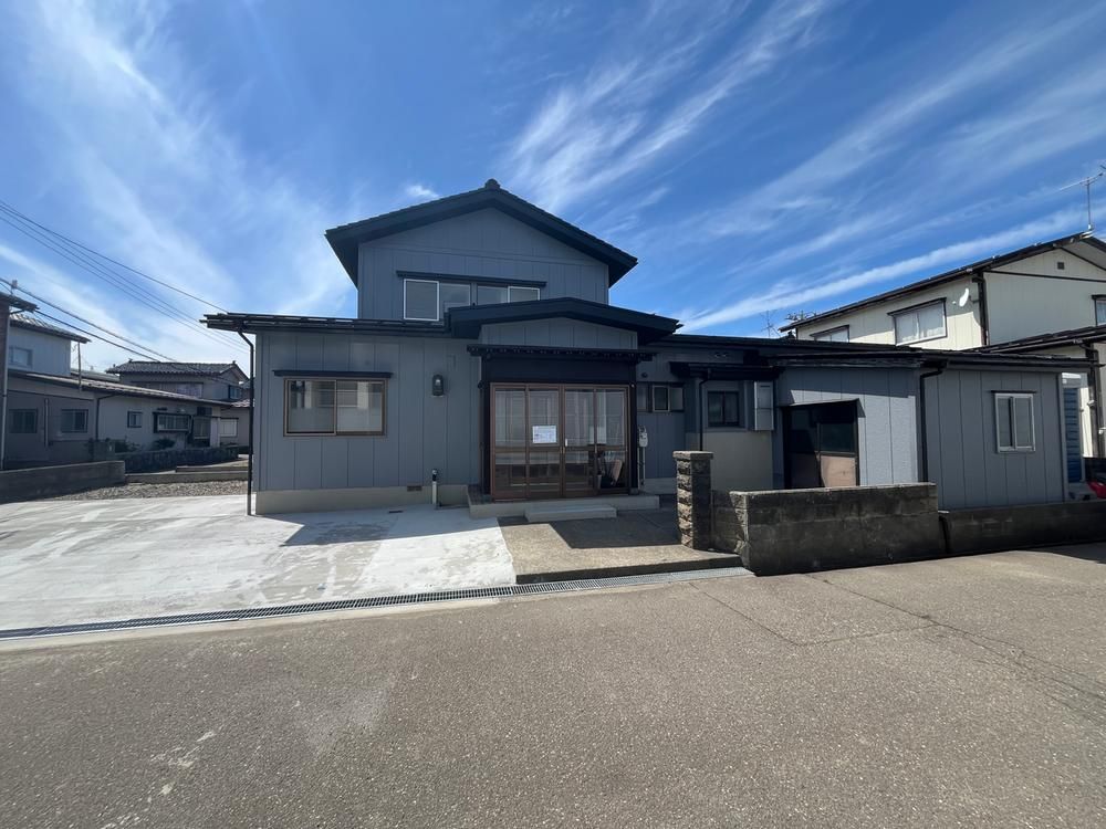 Renovated 5LDK House in Joetsu City Near Kasugayama Station - Thumbnail 2