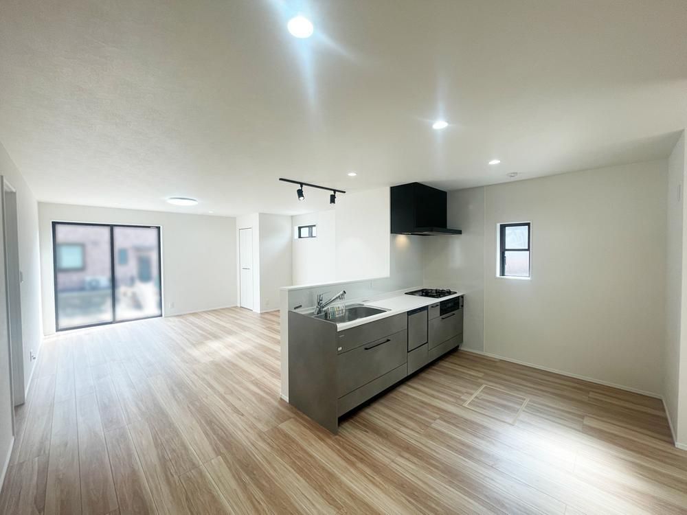 Renovated 5LDK House in Joetsu City Near Kasugayama Station - Thumbnail 4